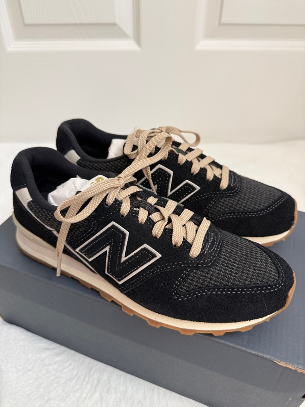 New Balance 996 Classic Sneakers